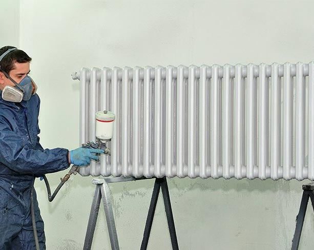 Покраска радиаторов отопления: выбор краски и проведение работ своими руками